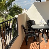 Het balkon aan de woonkamer